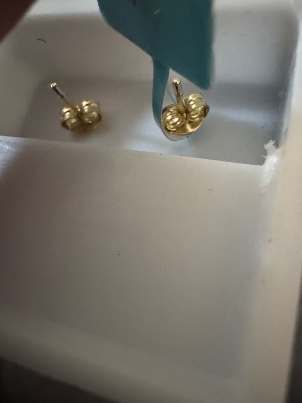 8.00 CTW VVS D-color moissanite stud earrings in Gold over sterling silver 925 - Picture 4 of 5